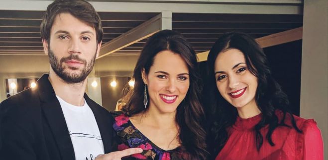 "&Tau;&omicron; &Kappa;&alpha;&phi;έ &tau;&eta;&sigmaf; &Chi;&alpha;&rho;ά&sigmaf;" | &Tau;&omicron; &epsilon;&pi;ό&mu;&epsilon;&nu;&omicron; &epsilon;&pi;&epsilon;&iota;&sigma;ό&delta;&iota;&omicron; &kappa;&rho;ύ&beta;&epsilon;&iota; ... &alpha;&nu;&alpha;&tau;&rho;&omicron;&pi;έ&sigmaf;!