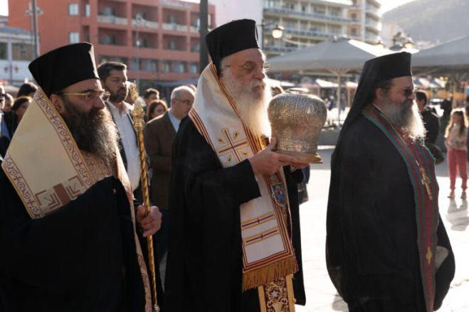 &Gamma;&iota;&omicron;&rho;&tau;ά&zeta;&omicron;&upsilon;&nu; &omicron;&iota; &Pi;&omicron;&lambda;&iota;&omicron;ύ&chi;&omicron;&iota; &tau;&eta;&sigmaf; &Tau;&rho;ί&pi;&omicron;&lambda;&eta;&sigmaf; - &Omicron;&iota; &epsilon;&pi;ό&mu;&epsilon;&nu;&epsilon;&sigmaf; &iota;&epsilon;&rho;έ&sigmaf; &epsilon;&kappa;&delta;&eta;&lambda;ώ&sigma;&epsilon;&iota;&sigmaf;!