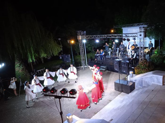 &Phi;&iota;&lambda;&omicron;&tau;&epsilon;&chi;&nu;&iota;&kappa;ό&sigmaf; Ό&mu;&iota;&lambda;&omicron;&sigmaf; &Tau;&rho;ί&pi;&omicron;&lambda;&eta;&sigmaf; | &ldquo;&Kappa;&rho;&upsilon;&phi;ά &tau;&omicron; &lambda;έ&nu;&epsilon; &tau;&alpha; &pi;&omicron;&upsilon;&lambda;&iota;ά&hellip;&rdquo; &ndash; &Tau;&omicron; &delta;&eta;&mu;&omicron;&tau;&iota;&kappa;ό &tau;&rho;&alpha;&gamma;&omicron;ύ&delta;&iota; &sigma;&tau;&eta;&nu; &epsilon;&lambda;&lambda;&eta;&nu;&iota;&kappa;ή &epsilon;&pi;&alpha;&nu;ά&sigma;&tau;&alpha;&sigma;&eta; (vd)
