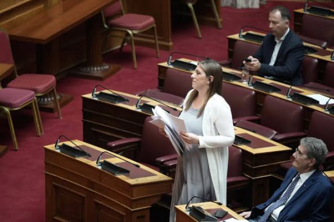 «Εν αναμονή κατηγορούμενος» ο Μητσοτάκης για τη Ζωή Κωνσταντοπούλου!