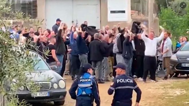 &Sigma;&upsilon;&gamma;&kappa;ί&nu;&eta;&sigma;&eta; &sigma;&tau;&eta; &Chi;&epsilon;&iota;&mu;ά&rho;&rho;&alpha; | &Omicron; &Mu;&pi;&epsilon;&lambda;έ&rho;&eta;&sigmaf; &nu;ί&kappa;&eta;&sigma;&epsilon; &tau;&omicron; &kappa;&alpha;&theta;&epsilon;&sigma;&tau;ώ&sigmaf; &Rho;ά&mu;&alpha; &kappa;&alpha;&iota; &epsilon;&xi;&epsilon;&lambda;έ&gamma;&eta; &delta;ή&mu;&alpha;&rho;&chi;&omicron;&sigmaf;!