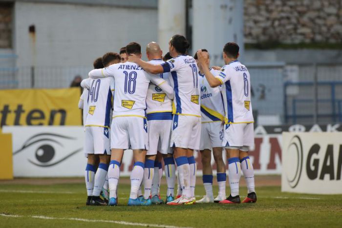 &Mu;&epsilon;&gamma;ά&lambda;&omicron; "&delta;&iota;&pi;&lambda;ό" &sigma;&tau;&eta; &Lambda;&alpha;&mu;ί&alpha; &omicron; &Alpha;&sigma;&tau;έ&rho;&alpha;&sigmaf; - &Pi;&alpha;&rho;&alpha;&mu;έ&nu;&epsilon;&iota; &epsilon;&nu;&tau;ό&sigmaf; play off! (vd)