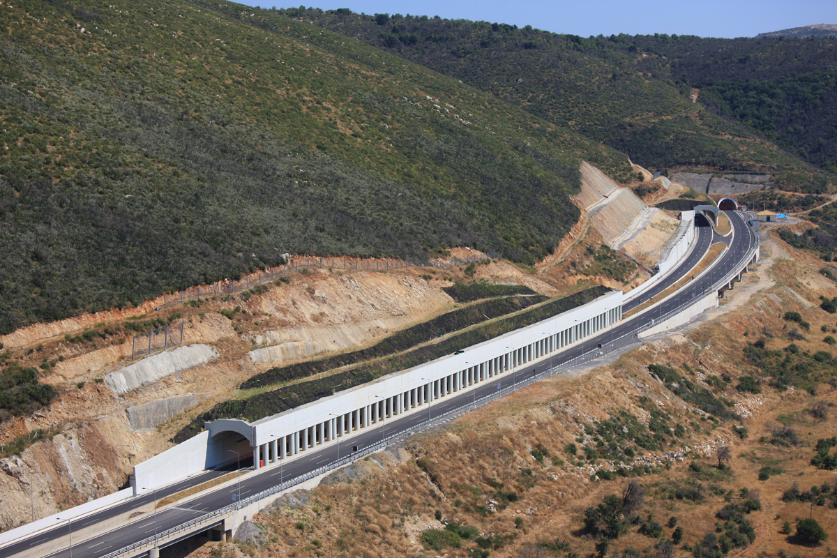 Από σήμερα κλειστός ο ένας κλάδος της σήραγγας Ραψομάτη