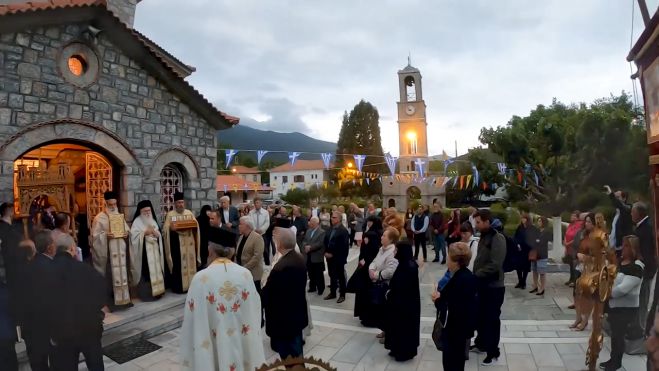 Ο εορτασμός της Αγίας Τριάδας στη Νυμφασία (vd)