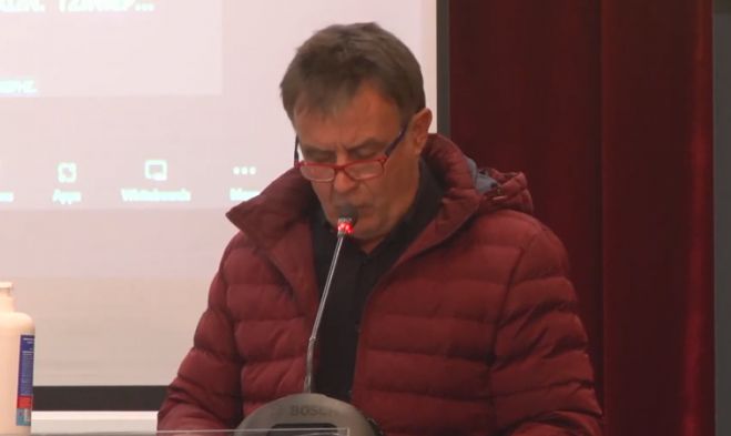 &Rho;&omicron;&upsilon;&mu;&epsilon;&lambda;&iota;ώ&tau;&eta;&sigmaf; &gamma;&iota;&alpha; &tau;&eta;&nu; &Tau;ά&kappa;&alpha;: "&Tau;&rho;&iota;ά&mu;&iota;&sigma;&iota; &chi;&rho;ό&nu;&iota;&alpha; &mu;&epsilon;&tau;ά &epsilon;&pi;&iota;&kappa;&rho;&alpha;&tau;&epsilon;ί &alpha;&pi;ό&lambda;&upsilon;&tau;&eta; &sigma;&iota;&omega;&pi;ή &gamma;&iota;&alpha; &tau;&omicron; &upsilon;&delta;&alpha;&tau;&omicron;&delta;&rho;ό&mu;&iota;&omicron; &kappa;&alpha;&iota; &gamma;&iota;&alpha; &tau;&alpha; &upsilon;&delta;&rho;&omicron;&pi;&lambda;ά&nu;&alpha; &pi;&omicron;&upsilon; &mu;&alpha;&sigmaf; &epsilon;ί&chi;&epsilon; &omicron; &kappa;. &Nu;ί&kappa;&alpha;&sigmaf; &laquo;&upsilon;&pi;&omicron;&sigma;&chi;&epsilon;&theta;&epsilon;ί&raquo;"