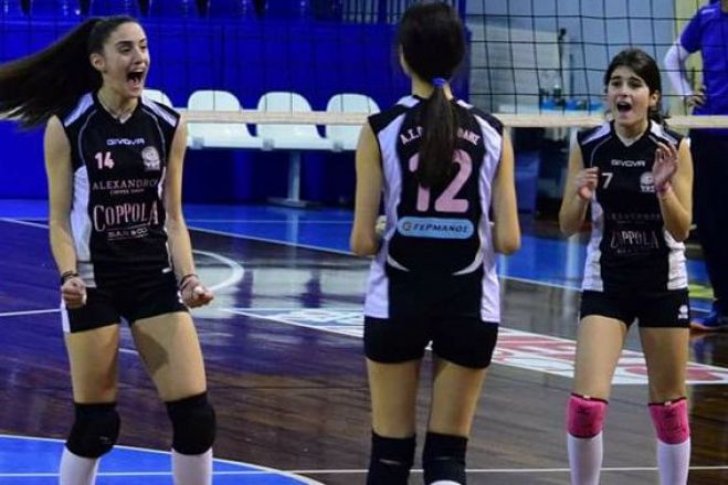 &Alpha;&Sigma;&Pi;&Epsilon;&Tau; &Tau;&rho;ί&pi;&omicron;&lambda;&eta;&sigmaf; | &Tau;&eta;&nu; &Kappa;&upsilon;&rho;&iota;&alpha;&kappa;ή &tau;&omicron; &tau;&epsilon;&lambda;&epsilon;&upsilon;&tau;&alpha;ί&omicron; &epsilon;&nu;&tau;ό&sigmaf; έ&delta;&rho;&alpha;&sigmaf; &mu;&alpha;&tau;&sigmaf;