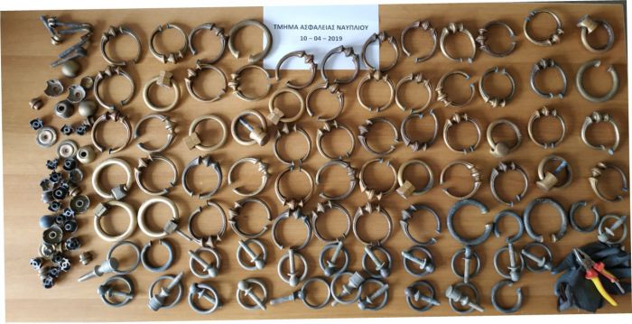 &Alpha;&rho;&gamma;&omicron;&lambda;ί&delta;&alpha; | &Epsilon;&xi;&iota;&chi;&nu;&iota;ά&sigma;&tau;&eta;&kappa;&alpha;&nu; &kappa;&lambda;&omicron;&pi;έ&sigmaf; &sigma;&epsilon; &epsilon;&kappa;&kappa;&lambda;&eta;&sigma;ί&epsilon;&sigmaf; &kappa;&alpha;&iota; &nu;&epsilon;&kappa;&rho;&omicron;&tau;&alpha;&phi;&epsilon;ί&alpha;