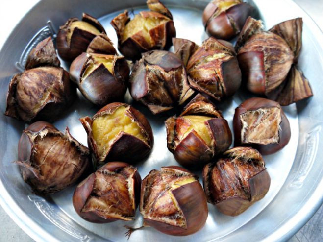 Καθαρίστε κάστανα ... με μια κίνηση! (vd)