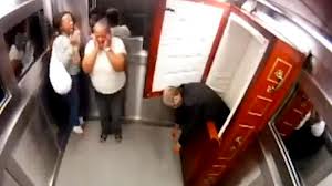 &Pi;&omicron;&lambda;ύ &gamma;έ&lambda;&iota;&omicron;!! &Eta; &phi;ά&rho;&sigma;&alpha; &mu;&epsilon; &tau;&omicron;&nu; &pi;&epsilon;&theta;&alpha;&mu;έ&nu;&omicron; &sigma;&tau;&omicron; &alpha;&sigma;&alpha;&nu;&sigma;έ&rho;...