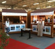 &Omicron; &Epsilon;&mu;&pi;&omicron;&rho;&iota;&kappa;ό&sigmaf; &Sigma;ύ&lambda;&lambda;&omicron;&gamma;&omicron;&sigmaf; &Tau;&upsilon;&rho;&omicron;ύ &kappa;&alpha;&iota; &omicron; &Delta;ή&mu;&omicron;&sigmaf; &Nu;ό&tau;&iota;&alpha;&sigmaf; &Kappa;&upsilon;&nu;&omicron;&upsilon;&rho;ί&alpha;&sigmaf; &sigma;&tau;&omicron; "&Alpha;&rho;&kappa;&alpha;&delta;&iota;&kappa;ό &Pi;&alpha;&nu;ό&rho;&alpha;&mu;&alpha;"