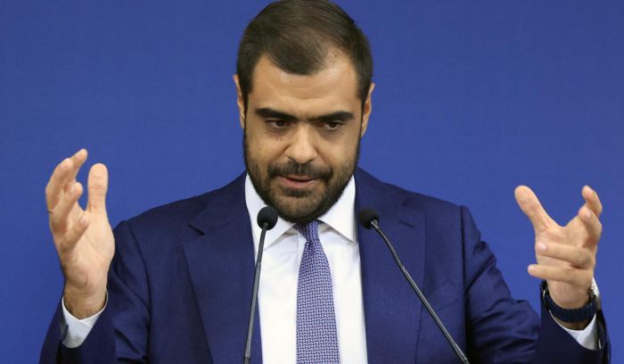 Κυβερνητικός εκπρόσωπος: "Αν δώσουμε τον 13ο μισθό που λέει το ΠΑΣΟΚ, δεν θα πάρει τίποτα ο συνταξιούχος, ο ελεύθερος επαγγελματίας ή ο ιδιωτικός υπάλληλος"