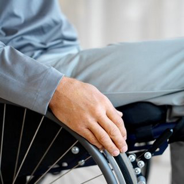 Διαμαρτυρία από το ΠΑΜΕ στο ΙΚΑ Τρίπολης για τα προβλήματα των ατόμων με ειδικές ανάγκες