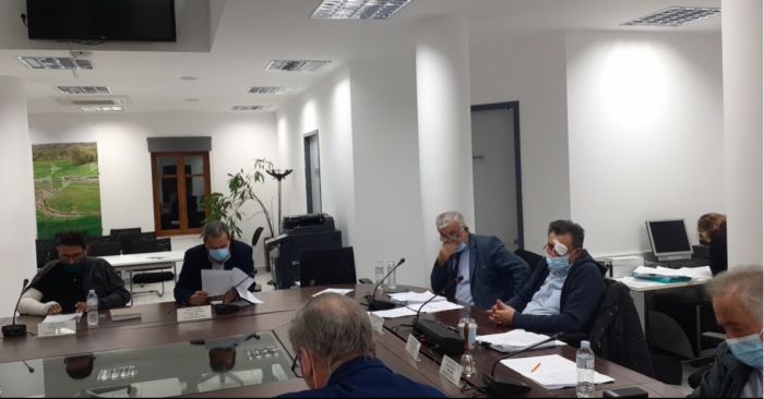 Live &tau;&omicron; &Delta;&eta;&mu;&omicron;&tau;&iota;&kappa;ό &Sigma;&upsilon;&mu;&beta;&omicron;ύ&lambda;&iota;&omicron; &Mu;&epsilon;&gamma;&alpha;&lambda;ό&pi;&omicron;&lambda;&eta;&sigmaf;