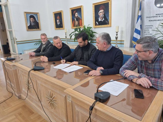 Υπογραφές για την αποκατάσταση του Ι.Ν. Αποστόλων Πέτρου και Παύλου στον Άγιο Πέτρο Κυνουρίας