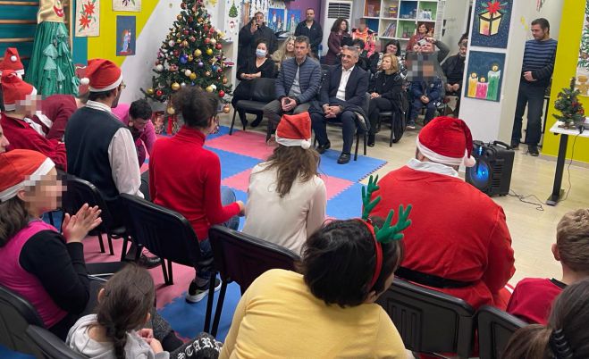 &Sigma;&tau;&eta; &gamma;&iota;&omicron;&rho;&tau;ή &tau;&omicron;&upsilon; &Kappa;&Delta;&Alpha;&Pi; &Mu;&Epsilon;&Alpha; &Delta;ή&mu;&omicron;&upsilon; &Tau;&rho;ί&pi;&omicron;&lambda;&eta;&sigmaf; &omicron; &Kappa;ώ&sigma;&tau;&alpha;&sigmaf; &Tau;&zeta;&iota;&omicron;ύ&mu;&eta;&sigmaf;