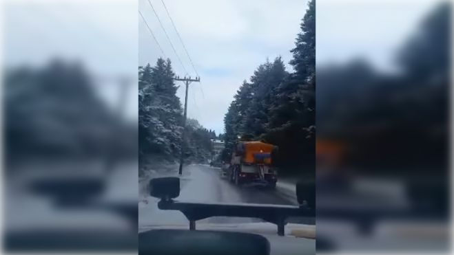 &Sigma;&upsilon;&nu;&epsilon;&chi;&epsilon;ί&sigmaf; &rho;ί&psi;&epsilon;&iota;&sigmaf; ά&lambda;&alpha;&tau;&omicron;&sigmaf; &gamma;&iota;&alpha; &tau;&omicron;&nu; &pi;&alpha;&gamma;&epsilon;&tau;ό &sigma;&epsilon; &delta;&rho;ό&mu;&omicron;&upsilon;&sigmaf; &tau;&eta;&sigmaf; &Gamma;&omicron;&rho;&tau;&upsilon;&nu;ί&alpha;&sigmaf; (vd)