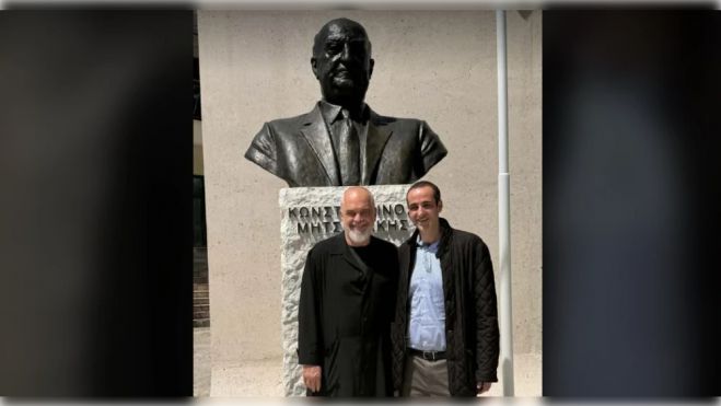 &Sigma;&tau;&eta; &Delta;&epsilon;&rho;&beta;&iota;&tau;&sigma;ά&nu;&eta; &omicron; &Delta;&eta;&mu;&eta;&tau;&rho;&iota;ά&delta;&eta;&sigmaf;: &iota;&delta;&iota;&omega;&tau;&iota;&kappa;ή &epsilon;&pi;ί&sigma;&kappa;&epsilon;&psi;&eta; ⁠&sigma;&tau;&eta;&nu; &pi;&rho;&omicron;&tau;&omicron;&mu;ή &tau;&omicron;&upsilon; &pi;&alpha;&pi;&pi;&omicron;ύ &tau;&omicron;&upsilon;, &sigma;&upsilon;&nu;&omicron;&delta;&epsilon;ί&alpha; &tau;&omicron;&upsilon; Έ&nu;&tau;&iota; &Rho;ά&mu;&alpha;