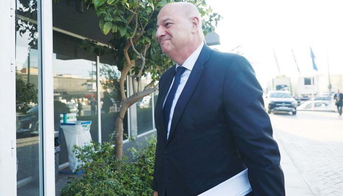 «Τρώμε πολύ ξύλο από την κοινωνία» | Έξαλλοι οι «γαλάζιοι» βουλευτές με τον Τσιάρα στη συζήτηση μαζί του!