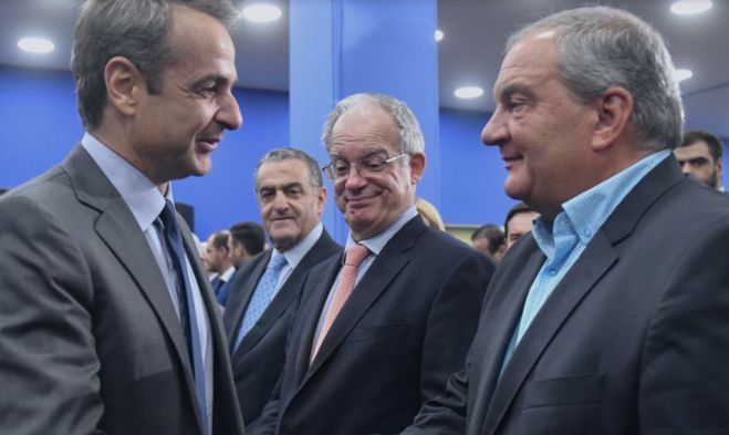 Αποχωρεί από την πολιτική ο Κώστας Καραµανλής!
