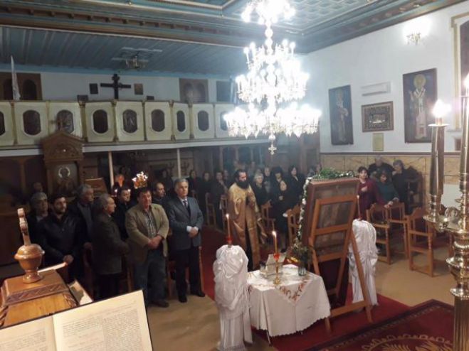 &Eta; &gamma;&iota;&omicron;&rho;&tau;ή &tau;&omicron;&upsilon; &Alpha;&gamma;ί&omicron;&upsilon; &Chi;&alpha;&rho;&alpha;&lambda;ά&mu;&pi;&omicron;&upsilon;&sigmaf; &sigma;&tau;&omicron; &chi;&omega;&rho;&iota;ό &Pi;ά&pi;&alpha;&rho;&iota; (&epsilon;&iota;&kappa;ό&nu;&epsilon;&sigmaf;)