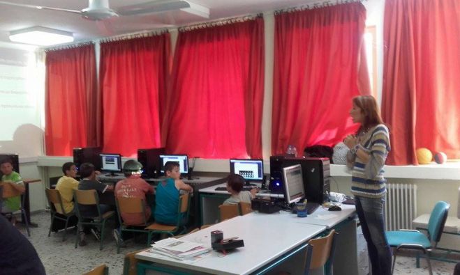 &Epsilon;&pi;&iota;&mu;&omicron;&rho;&phi;&omega;&tau;&iota;&kappa;ή &sigma;&upsilon;&nu;ά&nu;&tau;&eta;&sigma;&eta; &sigma;&tau;&omicron; &Delta;&eta;&mu;&omicron;&tau;&iota;&kappa;ό &Sigma;&chi;&omicron;&lambda;&epsilon;ί&omicron; &Lambda;&epsilon;&omega;&nu;&iota;&delta;ί&omicron;&upsilon; (&epsilon;&iota;&kappa;ό&nu;&epsilon;&sigmaf;)