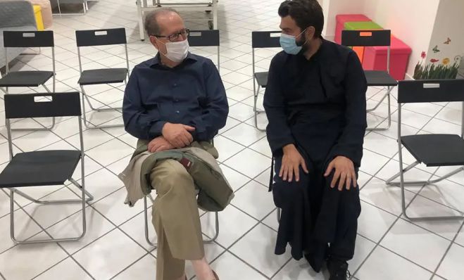 &Sigma;&tau;&eta;&nu; "&Kappa;&iota;&beta;&omega;&tau;ό &tau;&omicron;&upsilon; &Kappa;ό&sigma;&mu;&omicron;&upsilon;" &omicron; &Pi;&epsilon;&rho;&iota;&phi;&epsilon;&rho;&epsilon;&iota;ά&rho;&chi;&eta;&sigmaf;