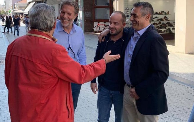 &Sigma;&tau;&eta;&nu; &Tau;&rho;ί&pi;&omicron;&lambda;&eta; &omicron; &Pi;&alpha;ύ&lambda;&omicron;&sigmaf; &Gamma;&epsilon;&rho;&omicron;&upsilon;&lambda;ά&nu;&omicron;&sigmaf;! (&epsilon;&iota;&kappa;ό&nu;&epsilon;&sigmaf;)