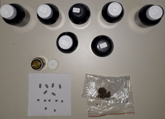 &Upsilon;&gamma;&rho;ή &mu;&epsilon;&theta;&alpha;&delta;ό&nu;&eta;, &mu;&iota;&kappa;&rho;&omicron;&pi;&omicron;&sigma;ό&tau;&eta;&tau;&alpha; &kappa;ά&nu;&nu;&alpha;&beta;&eta;&sigmaf; &kappa;&alpha;&iota; &nu;&alpha;&rho;&kappa;&omega;&tau;&iota;&kappa;ά &chi;ά&pi;&iota;&alpha; &sigma;&tau;&eta; &Lambda;&alpha;&kappa;&omega;&nu;ί&alpha;