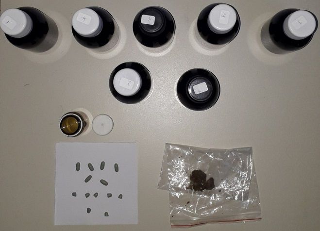 &Upsilon;&gamma;&rho;ή &mu;&epsilon;&theta;&alpha;&delta;ό&nu;&eta;, &mu;&iota;&kappa;&rho;&omicron;&pi;&omicron;&sigma;ό&tau;&eta;&tau;&alpha; &kappa;ά&nu;&nu;&alpha;&beta;&eta;&sigmaf; &kappa;&alpha;&iota; &nu;&alpha;&rho;&kappa;&omega;&tau;&iota;&kappa;ά &chi;ά&pi;&iota;&alpha; &sigma;&tau;&eta; &Lambda;&alpha;&kappa;&omega;&nu;ί&alpha;