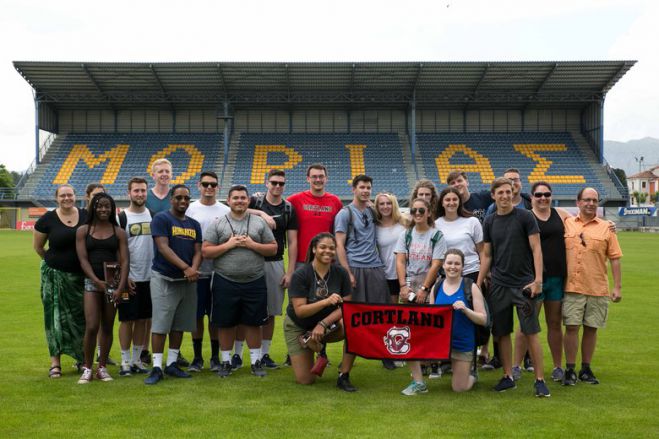 &Phi;&omicron;&iota;&tau;&eta;&tau;έ&sigmaf; &alpha;&pi;ό &tau;&eta;&nu; &Nu;έ&alpha; &Upsilon;ό&rho;&kappa;&eta; &sigma;&tau;&omicron; &gamma;ή&pi;&epsilon;&delta;&omicron; "&Theta;&epsilon;ό&delta;&omega;&rho;&omicron;&sigmaf; &Kappa;&omicron;&lambda;&omicron;&kappa;&omicron;&tau;&rho;ώ&nu;&eta;&sigmaf;"