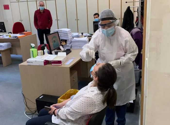 Αρνητικά rapid tests σε εργαζομένους της Περιφέρειας
