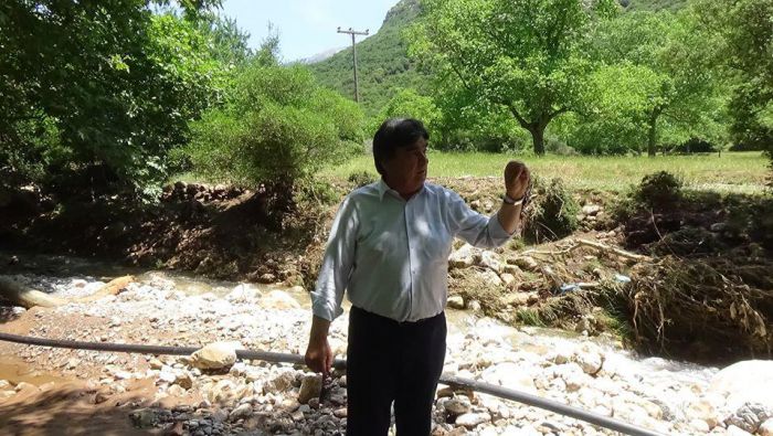 &Gamma;&iota;&alpha;&nu;&nu;&alpha;&kappa;&omicron;ύ&rho;&alpha;&sigmaf;: "&Delta;&epsilon;&nu; &upsilon;&pi;ά&rho;&chi;&omicron;&upsilon;&nu; ά&rho;&alpha;&gamma;&epsilon; &epsilon;&rho;&gamma;&omicron;&lambda;ά&beta;&omicron;&iota; &sigma;&tau;&eta;&nu; &Alpha;&rho;&kappa;&alpha;&delta;ί&alpha; &kappa;&alpha;&iota; &sigma;&epsilon; ό&lambda;&eta; &tau;&eta;&nu; &Pi;&epsilon;&lambda;&omicron;&pi;ό&nu;&nu;&eta;&sigma;&omicron;;"