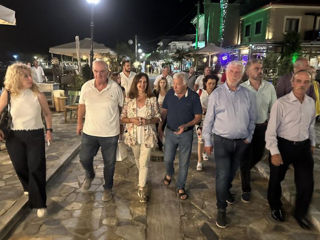 &Pi;έ&tau;&rho;&omicron;&sigmaf; &Tau;&alpha;&tau;&omicron;ύ&lambda;&eta;&sigmaf; &alpha;&pi;ό &Mu;&epsilon;&sigma;&sigma;&eta;&nu;ί&alpha;: &laquo;&Eta; &Nu;έ&alpha; &Pi;&epsilon;&lambda;&omicron;&pi;ό&nu;&nu;&eta;&sigma;&omicron;&sigmaf; &epsilon;&kappa;&pi;&rho;&omicron;&sigma;&omega;&pi;&epsilon;ί &tau;&eta;&nu; &nu;έ&alpha; &epsilon;&pi;&omicron;&chi;ή &gamma;&iota;&alpha; &tau;&omicron;&upsilon;&sigmaf; &pi;&omicron;&lambda;ί&tau;&epsilon;&sigmaf; &mu;&alpha;&kappa;&rho;&iota;ά &alpha;&pi;ό &pi;&alpha;&lambda;&iota;&alpha;&kappa;ά &sigma;&upsilon;&sigma;&tau;ή&mu;&alpha;&tau;&alpha; &kappa;&alpha;&iota; &pi;&alpha;&rho;ά&gamma;&kappa;&epsilon;&sigmaf;&raquo;