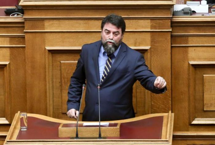 &Beta;&omicron;&upsilon;&lambda;&epsilon;&upsilon;&tau;ή&sigmaf; &tau;&eta;&sigmaf; &Nu;&Delta; &gamma;&iota;&alpha; &rho;&epsilon;ύ&mu;&alpha;: &laquo;&Delta;&epsilon;&nu; &epsilon;ί&mu;&alpha;&sigma;&tau;&epsilon; &sigma;&tau;&eta;&nu; &epsilon;&pi;&omicron;&chi;ή &tau;&omicron;&upsilon; &tau;&zeta;ά&mu;&pi;&alpha; &omicron;ύ&tau;&epsilon; &tau;&omicron;&upsilon; &delta;&omega;&rho;&epsilon;ά&nu;&raquo; (vd)