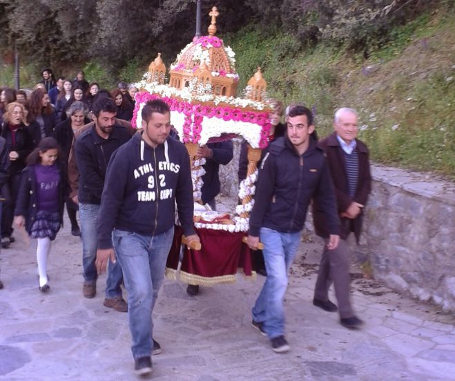 &Eta; &pi;&epsilon;&rho;&iota;&phi;&omicron;&rho;ά &tau;&omicron;&upsilon; &epsilon;&pi;&iota;&tau;&alpha;&phi;ί&omicron;&upsilon; &sigma;&tau;&alpha; &Sigma;&alpha;&pi;&omicron;&upsilon;&nu;&alpha;&kappa;&alpha;ί&iota;&kappa;&alpha; (&epsilon;&iota;&kappa;ό&nu;&epsilon;&sigmaf;)