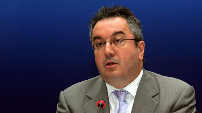 &Mu;ό&sigma;&iota;&alpha;&lambda;&omicron;&sigmaf;: "&Theta;&alpha; &epsilon;ί&chi;&alpha;&mu;&epsilon; 12-15 &nu;&epsilon;&kappa;&rho;&omicron;ύ&sigmaf;, &epsilon;ά&nu; &delta;&epsilon;&nu; &epsilon;ί&chi;&alpha;&mu;&epsilon; &pi;ά&rho;&epsilon;&iota; &tau;&alpha; &mu;έ&tau;&rho;&alpha; &sigma;&tau;&eta;&nu; &Epsilon;&lambda;&lambda;ά&delta;&alpha;"