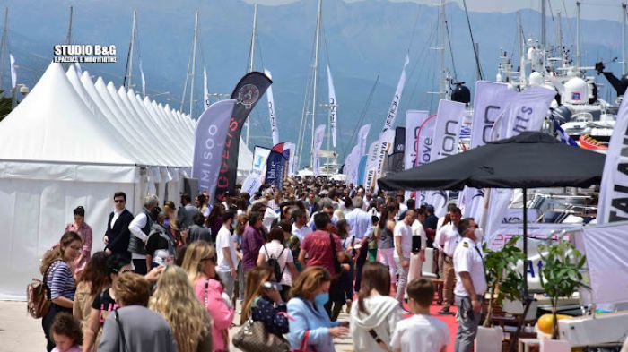 &Pi;&rho;&omega;&tau;&omicron;&mu;&alpha;&gamma;&iota;ά | "&Delta;&epsilon;&nu; &pi;έ&phi;&tau;&epsilon;&iota; &kappa;&alpha;&rho;&phi;ί&tau;&sigma;&alpha;" &sigma;&tau;&omicron; &Nu;&alpha;ύ&pi;&lambda;&iota;&omicron;!