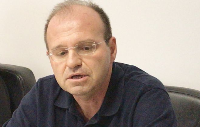 &Gamma;&iota;ώ&rho;&gamma;&omicron;&sigmaf; &Mu;&pi;έ&zeta;&omicron;&sigmaf;: "&Pi;ό&sigma;&epsilon;&sigmaf; &phi;&omicron;&rho;έ&sigmaf; &epsilon;ί&chi;&alpha; &sigma;&kappa;&epsilon;&phi;&tau;&epsilon;ί ... "&mu;ή&pi;&omega;&sigmaf; &kappa;&alpha;&iota; &beta;&rho;&epsilon;&theta;ώ &xi;&alpha;&phi;&nu;&iota;&kappa;ά &sigma;&epsilon; &kappa;&alpha;&nu;έ&nu;&alpha; &chi;&alpha;&nu;&tau;ά&kappa;&iota;"