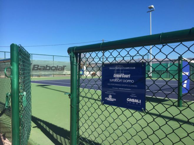 &Sigma;&tau;&omicron; &Mu;&eta;&tau;&rho;ώ&omicron; &Alpha;&theta;&lambda;&eta;&tau;&iota;&kappa;ώ&nu; &Sigma;&omega;&mu;&alpha;&tau;&epsilon;ί&omega;&nu; &omicron; "Ά&tau;&lambda;&alpha;&sigmaf;"