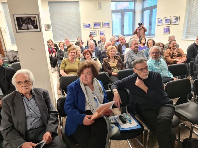 &Eta; &tau;&iota;&mu;&eta;&tau;&iota;&kappa;ή &epsilon;&kappa;&delta;ή&lambda;&omega;&sigma;&eta; &gamma;&iota;&alpha; &tau;&omicron;&nu; &epsilon;&kappa;&lambda;&iota;&pi;ό&nu;&tau;&alpha; &Alpha;&rho;&gamma;ύ&rho;&eta; &Pi;&epsilon;&tau;&rho;&omicron;&nu;ώ&tau;&eta; &sigma;&tau;&eta;&nu; &Tau;&rho;ί&pi;&omicron;&lambda;&eta; (&epsilon;&iota;&kappa;ό&nu;&epsilon;&sigmaf; - &beta;ί&nu;&tau;&epsilon;&omicron;)