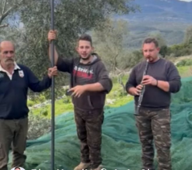 &Sigma;&alpha;&tau;&iota;&rho;&iota;&kappa;ό &tau;&rho;&alpha;&gamma;&omicron;ύ&delta;&iota; &gamma;&iota;&alpha; &tau;&omicron;&nu; ... &Omicron;&Pi;&Epsilon;&Kappa;&Epsilon;&Pi;&Epsilon; &alpha;&pi;ό &tau;&alpha; &alpha;&delta;έ&rho;&phi;&iota;&alpha; &Mu;&pi;&iota;&sigma;&tau;ό&lambda;&alpha; (vd)