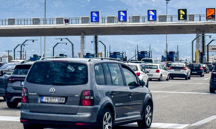 &Mu;&pi;&omicron;&tau;&iota;&lambda;&iota;ά&rho;&iota;&sigma;&mu;&alpha; &sigma;&tau;&omicron; &alpha;&upsilon;&tau;&omicron;&kappa;&iota;&nu;&eta;&tau;ό&delta;&rho;&omicron;&mu;&omicron; &alpha;&pi;ό &Kappa;ό&rho;&iota;&nu;&theta;&omicron; &pi;&rho;&omicron;&sigmaf; &Alpha;&theta;ή&nu;&alpha;!