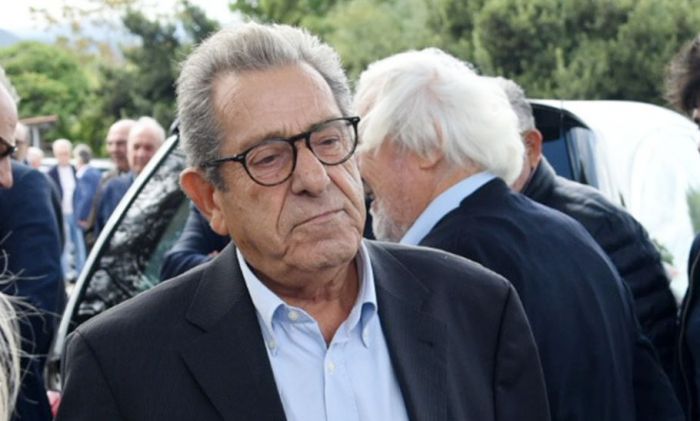 &Pi;&rho;ώ&eta;&nu; &Upsilon;&pi;&omicron;&upsilon;&rho;&gamma;ό&sigmaf; &alpha;&pi;ό &tau;&eta;&nu; &Pi;&epsilon;&lambda;&omicron;&pi;ό&nu;&nu;&eta;&sigma;&omicron; &delta;ί&nu;&epsilon;&iota; &mu;ά&chi;&eta; &mu;&epsilon; &tau;&omicron;&nu; &kappa;&alpha;&rho;&kappa;ί&nu;&omicron;: &laquo;&Theta;&alpha; έ&chi;&omega; έ&nu;&alpha; &delta;ύ&sigma;&kappa;&omicron;&lambda;&omicron; &chi;&epsilon;&iota;&rho;&omicron;&upsilon;&rho;&gamma;&epsilon;ί&omicron;, &epsilon;&lambda;&pi;ί&zeta;&omega; &pi;&omega;&sigmaf; &theta;&alpha; &alpha;&nu;&tau;έ&xi;&omega;&raquo;