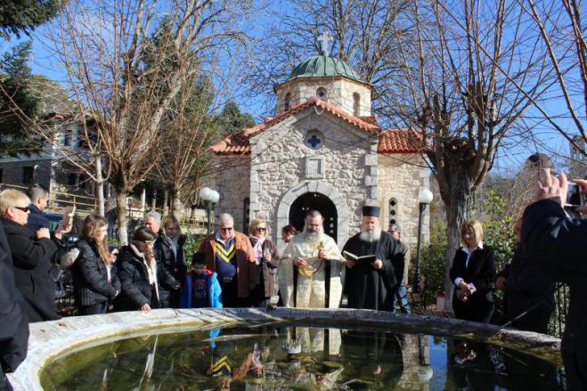 Τα &quot;Φώτα¨ στη Ζάτουνα Γορτυνίας! (εικόνες)