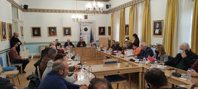 &Pi;&alpha;&rho;ά&tau;&alpha;&xi;&eta; &Tau;&alpha;&tau;&omicron;ύ&lambda;&eta;: "&Sigma;&epsilon; &alpha;&pi;ό&lambda;&upsilon;&tau;&omicron; &phi;&iota;ά&sigma;&kappa;&omicron; &mu;&epsilon;&tau;&alpha;&tau;&rho;ά&pi;&eta;&kappa;&epsilon; &tau;&omicron; &epsilon;&pi;&iota;&kappa;&omicron;&iota;&nu;&omega;&nu;&iota;&alpha;&kappa;ό &laquo;&sigma;ό&omicron;&upsilon;&raquo; &tau;&omicron;&upsilon; &kappa;. &Nu;ί&kappa;&alpha; &gamma;&iota;&alpha; &tau;&alpha; &pi;&rho;&omicron;&beta;&lambda;ή&mu;&alpha;&tau;&alpha; &tau;&omega;&nu; &alpha;&gamma;&rho;&omicron;&tau;ώ&nu;"