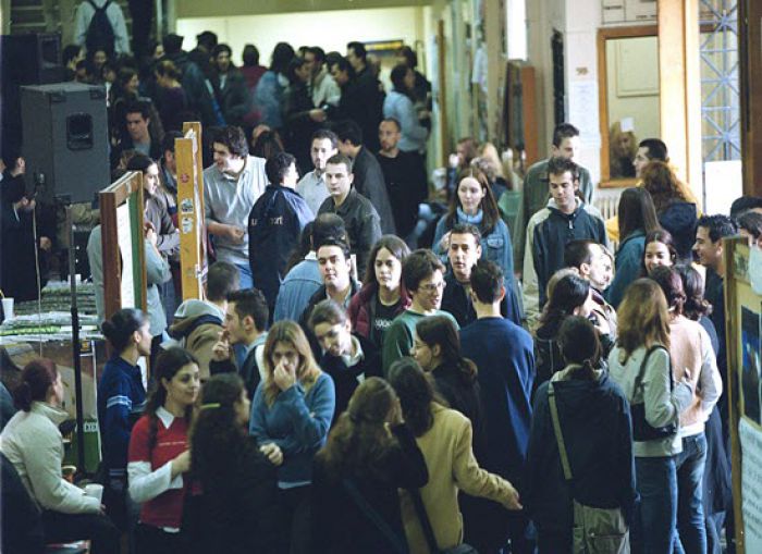 &Xi;&epsilon;&kappa;ί&nu;&eta;&sigma;&alpha;&nu; &omicron;&iota; &eta;&lambda;&epsilon;&kappa;&tau;&rho;&omicron;&nu;&iota;&kappa;έ&sigmaf; &alpha;&iota;&tau;ή&sigma;&epsilon;&iota;&sigmaf;&nbsp;&gamma;&iota;&alpha; &chi;&omicron;&rho;ή&gamma;&eta;&sigma;&eta; &mu;&epsilon;&tau;&epsilon;&gamma;&gamma;&rho;&alpha;&phi;ή&sigmaf;&nbsp;&sigma;&epsilon; &alpha;&delta;έ&lambda;&phi;&iota;&alpha; &phi;&omicron;&iota;&tau;&eta;&tau;έ&sigmaf;