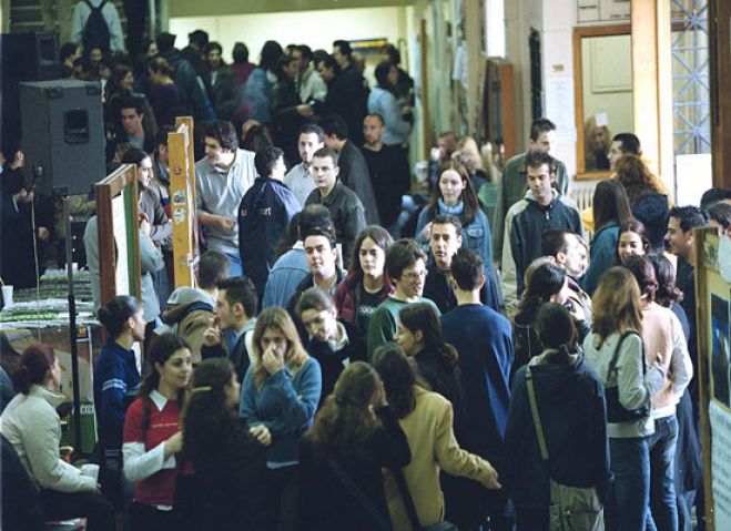 &Xi;&epsilon;&kappa;ί&nu;&eta;&sigma;&alpha;&nu; &omicron;&iota; &eta;&lambda;&epsilon;&kappa;&tau;&rho;&omicron;&nu;&iota;&kappa;έ&sigmaf; &alpha;&iota;&tau;ή&sigma;&epsilon;&iota;&sigmaf;&nbsp;&gamma;&iota;&alpha; &chi;&omicron;&rho;ή&gamma;&eta;&sigma;&eta; &mu;&epsilon;&tau;&epsilon;&gamma;&gamma;&rho;&alpha;&phi;ή&sigmaf;&nbsp;&sigma;&epsilon; &alpha;&delta;έ&lambda;&phi;&iota;&alpha; &phi;&omicron;&iota;&tau;&eta;&tau;έ&sigmaf;