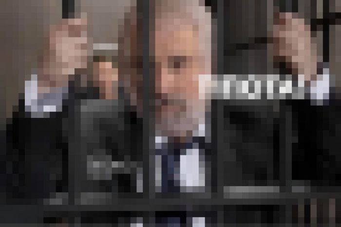 Το νέο viral | Η κοινή "φωτογραφία" Φιλιππίδη – Λιγνάδη μέσα από τις φυλακές της Τρίπολης