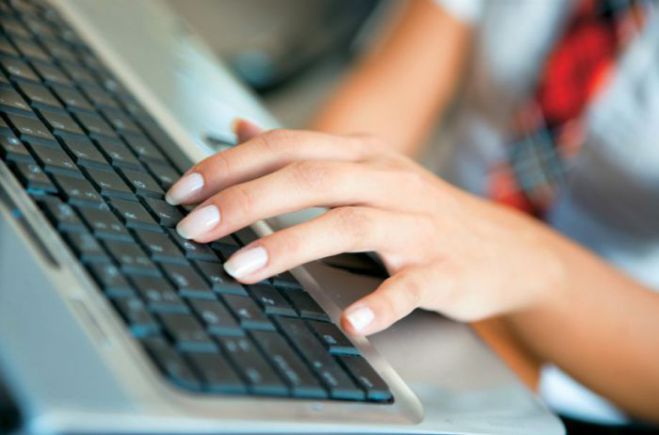 &Tau;&epsilon;&lambda;&epsilon;&iota;ώ&nu;&epsilon;&iota; &eta; &pi;&rho;&omicron;&theta;&epsilon;&sigma;&mu;ί&alpha; &gamma;&iota;&alpha; &upsilon;&pi;&omicron;&beta;&omicron;&lambda;ή &tau;&omega;&nu; &delta;&eta;&lambda;ώ&sigma;&epsilon;&omega;&nu; "&Pi;ό&theta;&epsilon;&nu; Έ&sigma;&chi;&epsilon;&sigmaf;"
