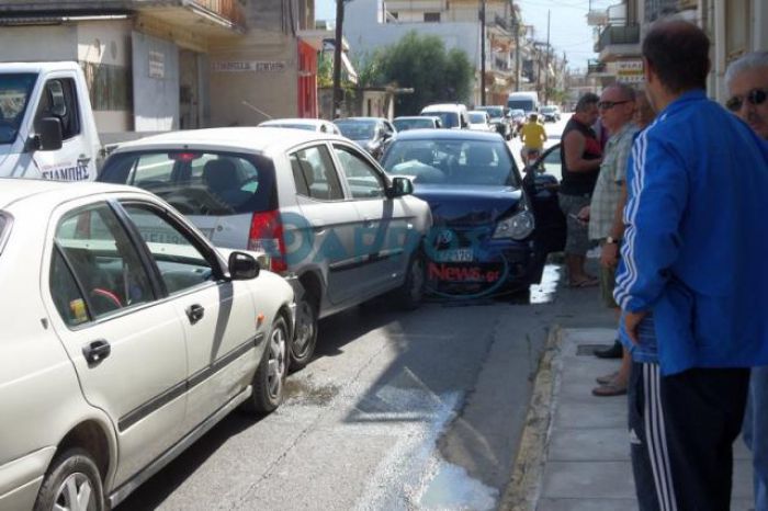 Καραμπόλα το πρωί στην Καλαμάτα (εικόνες)